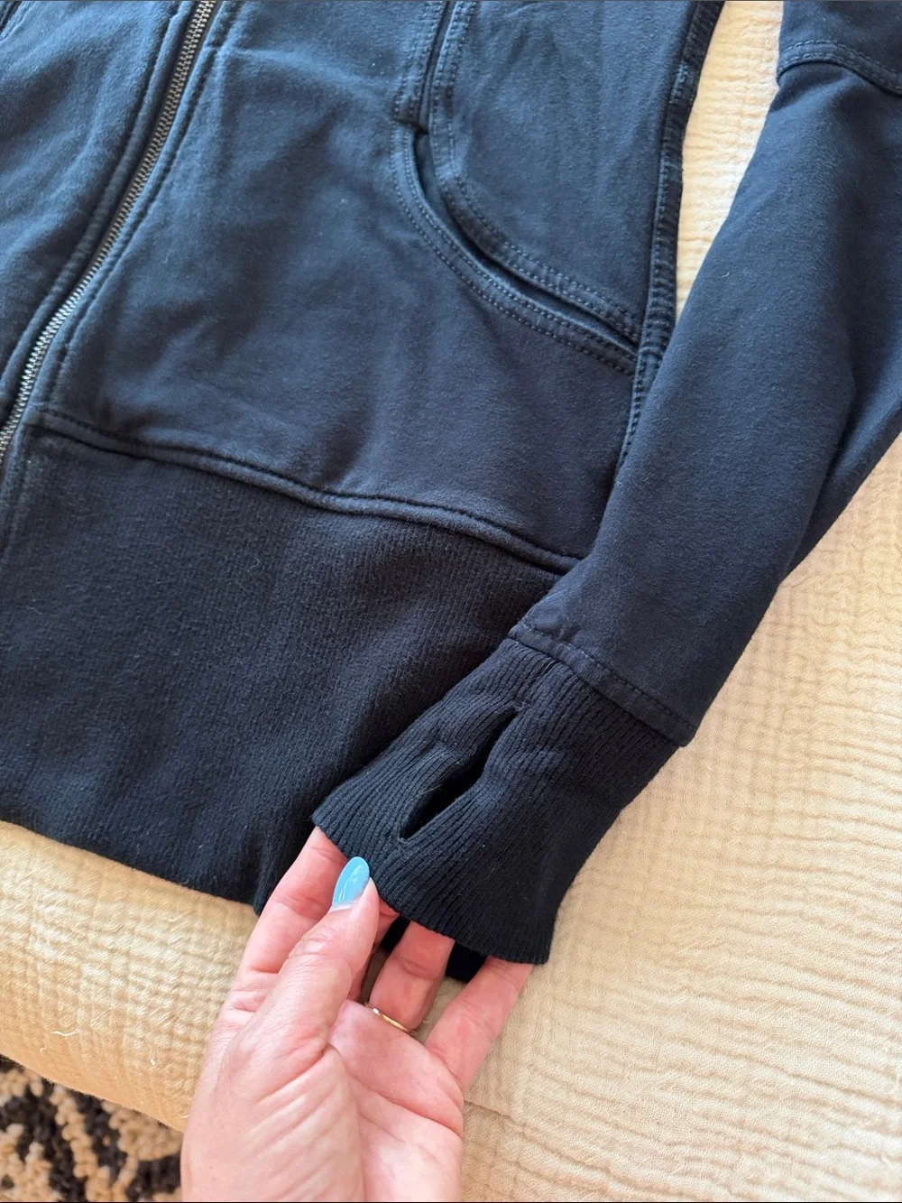 Lululemon Scuba Hoodie Original 2011 Release Black Sweatshirt - Size 8